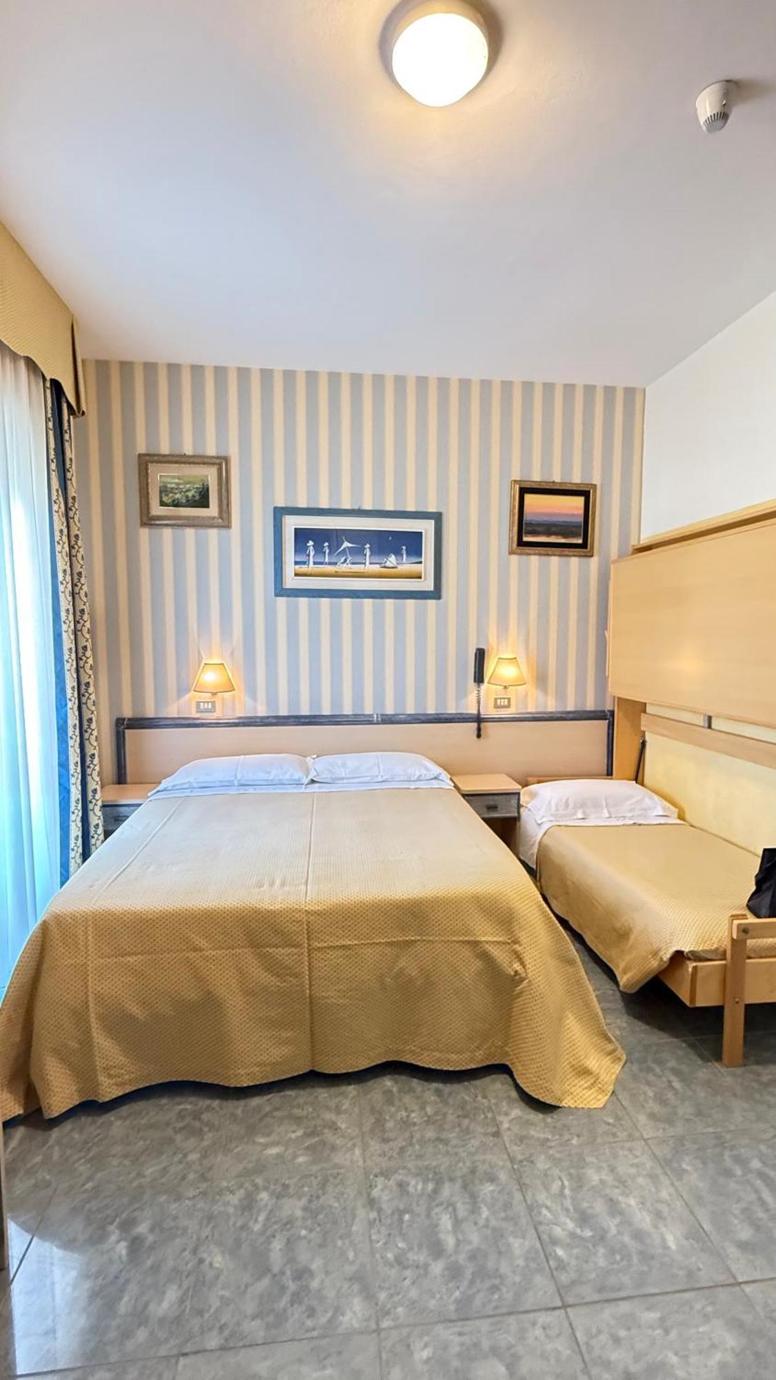 Hotel Ariella Milano Marittima Exterior foto